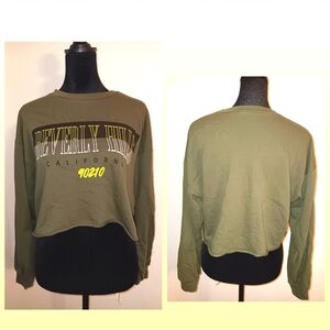 Really cute cropped 91210 cropped sweatshirt CLEARANCE